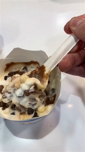 Part 4 My honest review of the new mcdonalds menu items for March 2024 💖🍔 #mcdonalds #maccies #mcdo #maccas #mcdonaldshalloumifries #newmacciesmenu #newmcdonaldsmenu #newmcdonalds #mccrispydeluxe #winningsips #cremeeggmcflurry #galaxytrufflebunnymcflurry #hotcrossbunpie #bestburger #halloumifries #food #Foodie #slay #foodentbilly | Foodent Billy