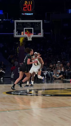 Oh she's feeling it 😏Rae Burrell dropped 10 PTS in the 1Q!MIN-LAS | League Pass | 2026 WNBA Commissioner's Cup | @coinbaseTap to watch: https://t.co/ElD6V6PtFp