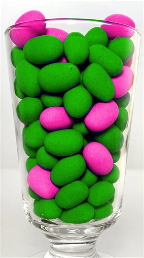 Very Satisfying and Relaxing Kinetic Sand ASMR, Drop And Squish
