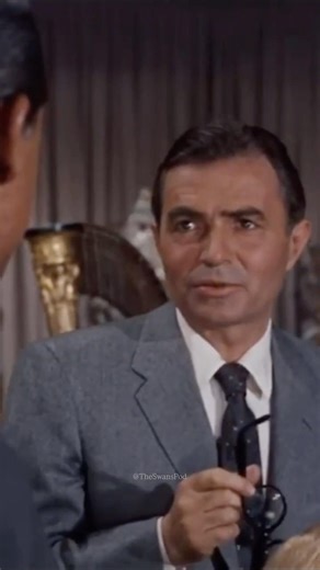 James Mason, Cary Grant, Eva Marie Saint & Martin Landeau in NORTH BY NORTHWEST (1959).