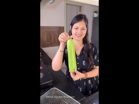 किसी को पता नही चला, इसमे पूरी 1 लौकी गई है | 😅