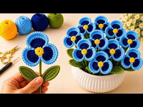 This Crochet Pansy Looks Just Like a Real Flower! 💙🌼