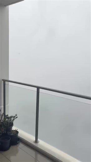 Check out the wild winds in Southport, Gold Coast, as a strong microburst hammered the area this afternoon! Video sent in by HSC follower Dilrukshan | Higgins Storm Chasing