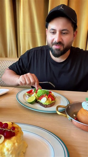 Breakfast in Dubai: Honest English Breakfast Review