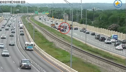 Leander ISD bus involved in minor crash on southbound MoPac