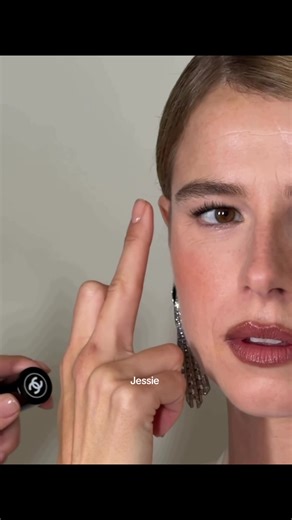 getting ready with Jessie Buckley for Critics Choice using @chanel.beauty #welovecoco #ChanelPartner #jessiebuckley #ninapark