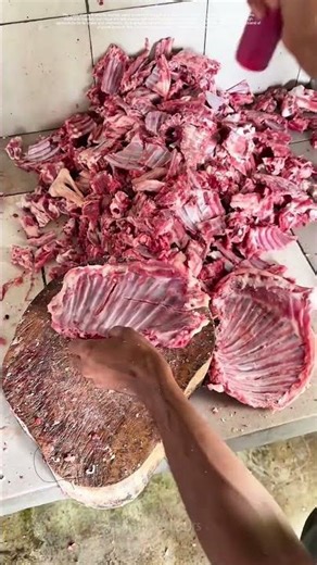 Chopping Ribs with Axe: The Art of Butchery Efficiency
