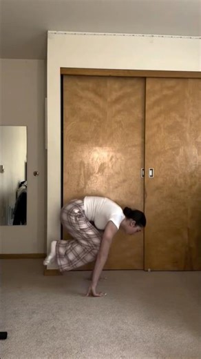 Handstand Challenge: Can You Do This?😳😁 #challange #calisthenics #explore #handstand #shorts