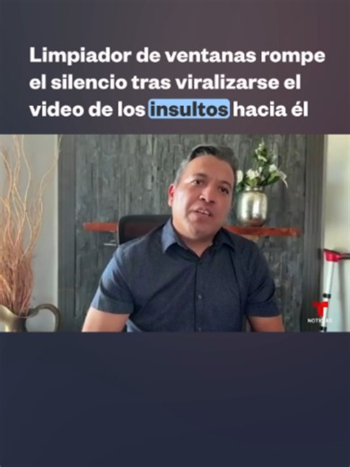 Un limpiador de ventanas mexicano recibió insultos de una mujer mientras trabajaba en el balcón de un edificio en Dallas, Texas. La propia residente grabó y publicó el incidente, que terminó haciéndose viral con más de 10 millones de reproducciones. Isidro Suárez, quien lleva más de dos décadas trabajando en las alturas, decidió no responder a los insultos. Tras el incidente, ha recibido miles de mensajes de apoyo y donaciones, y asegura que espera que lo ocurrido sirva para recordar que todo tr