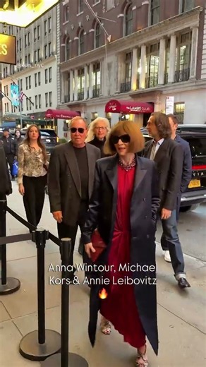 Anna wintour , Micheal kors , and legendary photographer annie leibovitz arriving together Brooklyn