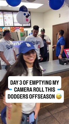 When Blake Snell, Brusdar Graterol and Edgardo Henriquez worked a Jack in the Box shift 😅
