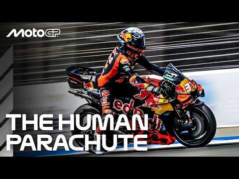 Explained: how Pedro Acosta brakes using his neck and upper body 🛑 | MotoGP™ Workshop