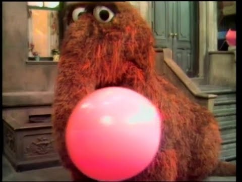 0531 - Mr Snuffleupagus Eats Bubblegum