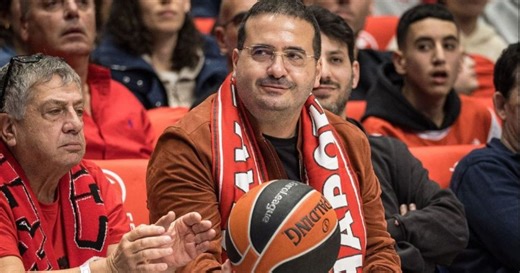 Τρόμος στον αέρα για τον Γιανάι: «Σύγκρουση» με σμήνος πουλιών οδήγησε σε αναγκαστική προσγείωση το ιδιωτικό τζετ