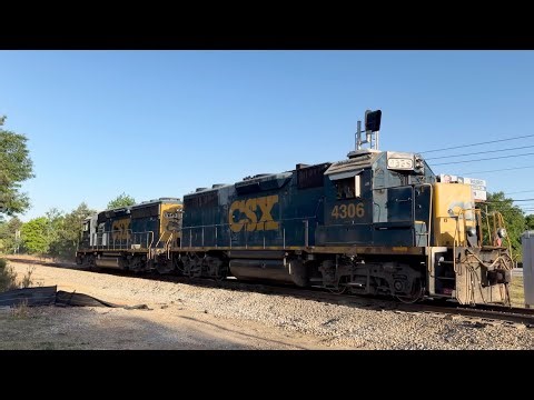 Rare GP39-2 CSX 4306 leads L832 into College Park GA! 4/20/2026 8:09 AM 