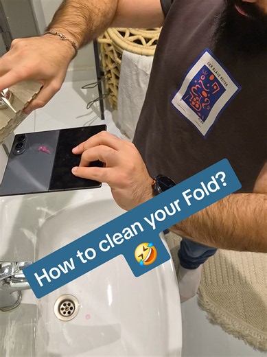 How to clean your Fold? كيف تغسل جوالك المطوي؟ #galaxy #adel4tech #iphoneduo #zfold8 #apple