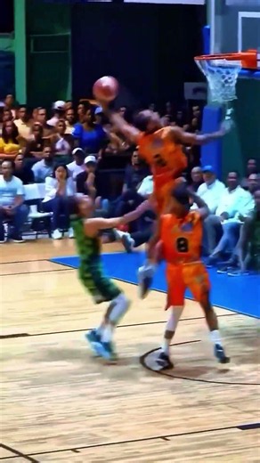 Block to power dunk #basketball #highlights #youtubeshorts #trendingshorts #viral @TheHooperPH