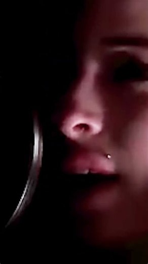 Amy couldn’t hide the emotion in this intimate performance of “Love Is A Losing Game” for XFM. 🖤