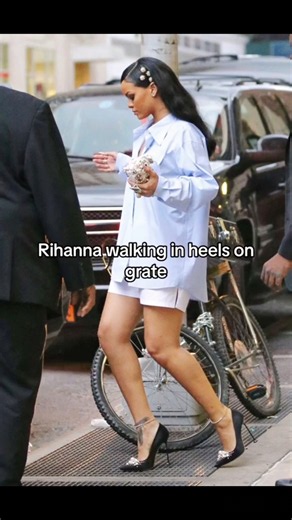 Rihanna walking on grate with heels😲✨️