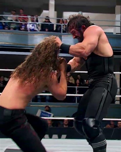 #JackPerry is BITING #PAC!!! #AEWDynamite