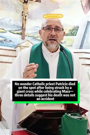 No wonder Catholic priest Patricio died on the spot after being struck by a giant cross while celebrating Mass—three details suggest his death was not an accident.#TikTokScaryHorrorContest #usa #fyp #priest #freakaccident