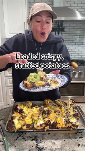 📣 YOUR KITCHEN. YOUR RULES. LET’S COOK! 🔥 I’m not just here to give you recipes—I’m here to remind you… cooking should be FUN. No fear, no pressure. You already know the basics—now let’s LEVEL IT UP. 💪 ⸻ 🥔 LOADED CRISPY POTATO & CHEESY BEEF SKILLET Ingredients: • Potatoes 🥔 (scrubbed clean) • Ground beef or steak 🥩 • Salt & pepper 🧂 • Butter 🧈 • Mozzarella provolone (or any cheese mix) 🧀 • Cream cheese (trust me 😮‍🔥) • Onion 🧅 • Jalapeños 🌶️ • Oil for frying ⸻ 🔥 Steps: 1. Prep thos