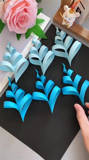 ❄️✨ Step by Step: Beautiful 3D Paper Snowflake ✨📄 #fblifestyle #3DPaperSnowflake #PaperSnowflake #WinterCraft #DIYDecor | paper craft