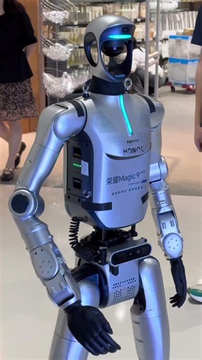 HONOR is bringing its humanoid robot into shopping spaces in China.