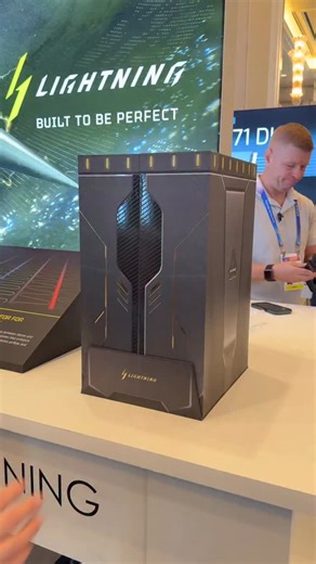 The MSI RTX 5090 Lightning Z is the most extreme GPU we have seen to date. ⚡️ This design features an 8-inch external display and a 40-phase power arrangement surrounding the PCB. The card is capable of pulling 800 watts at default settings and up to 1,000 watts when overclocked via its dual 16-pin connectors. To maintain stability at these levels, it requires an auxiliary power supply and a specialized copper cooling block with integrated liquid channels. 📊 #CES2026 #MSI #RTX5090 #HardwareRevi