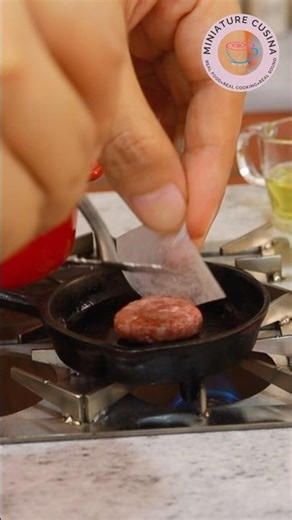 MINIATURE BURGER #miniaturecusina #food #asmr