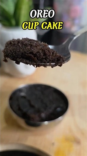 1-Minute Oreo Cup Cake 🧁 | Eggless | No Oven #shorts