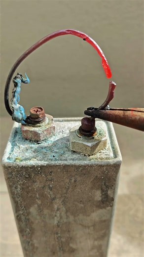 Extreme Electrical Overload: Watching a High-Voltage Wire Melt Under Intense Heat #electricfields