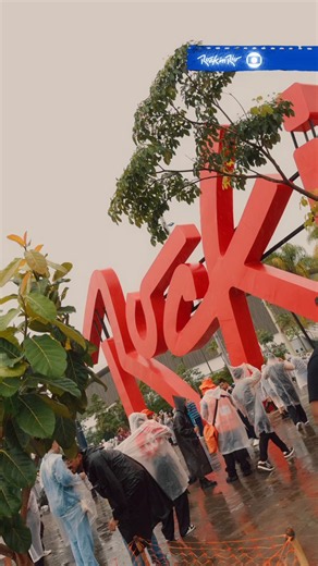 O terceiro dia de Rock in Rio foi assim: SEN-SA-CIO-NAL! 🔥Mesmo com chuva, a galera mostrou pra que veio e entregou a carteirinha de fã babado, ta? QUE DIA INCRÍVEL, ROCK IN RIO!E AMANHÃ TEM MAIS! Com direito a Elton John ao vivo na Globo 😚✌️#RockInRioNaGlobo https://t.co/9vvNeI60Jk
