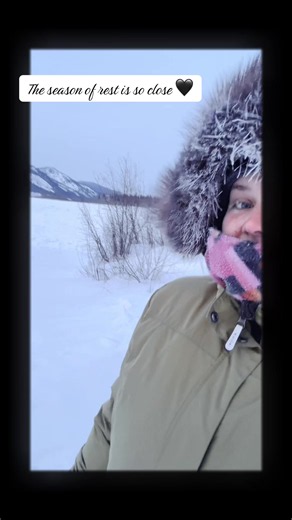 Definitely have to remember to slow down during the busy season 🖤 BUT the season of rest is so close!! 🫶🏼 Winters are full of baking, cooking, & spending time with family 🥰 #alaska #alaskalife #winter #winteriscoming