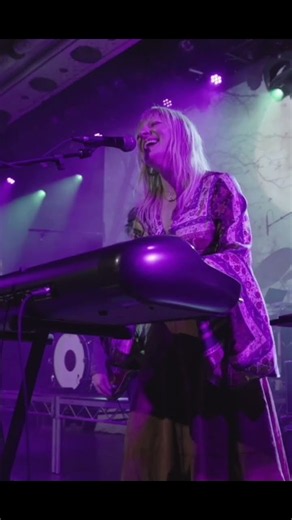 Chicago's Second Hand News performs "You Make Lovin Fun" by Fleetwood Mac live at the Metro