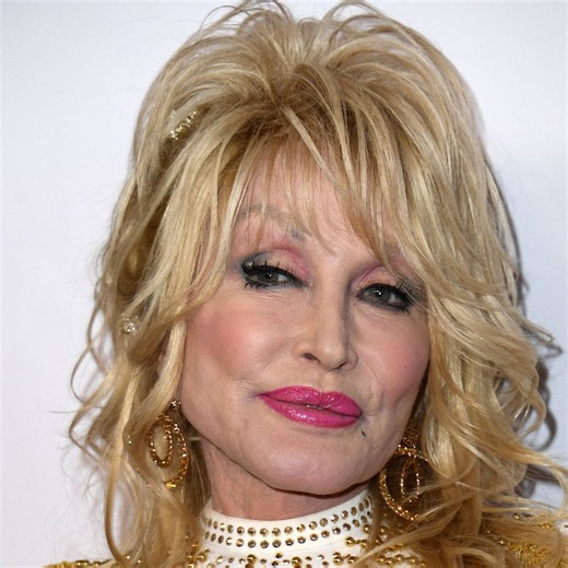 Dolly Parton fans left in tears after country star’s VMAs tribute: ‘Perfect choice’