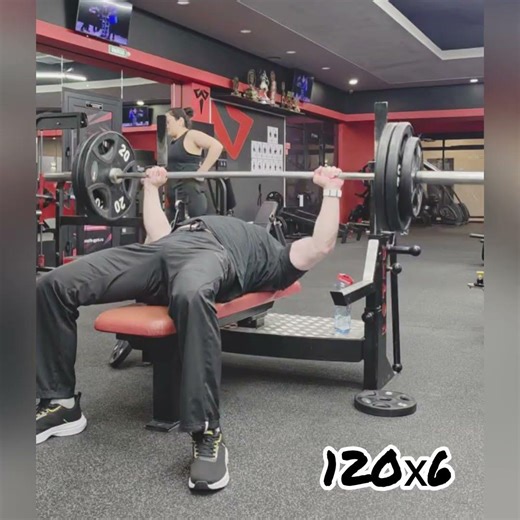 Bench press. Artem Tyushkevich. 120 kg.