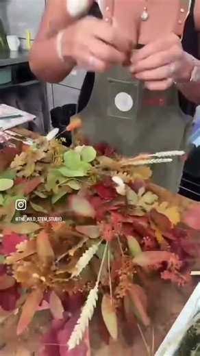 Come make a autumn wreath with me