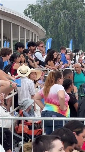 Chicago Air and Water Show kicks off after weather delay, drawing thousands to North Avenue Beach