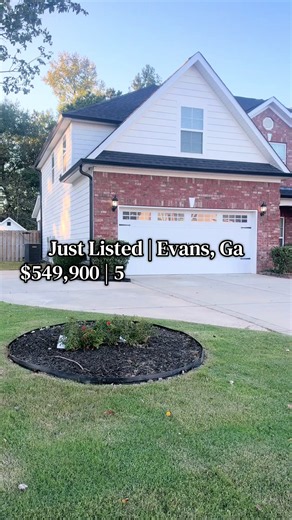 JUST LISTED | EVANS, GA | $549,900 📍 1156 Waltons Pass | Evans, GA 30809 5 Bedrooms | 3 Bathrooms | 3,652 Sq. Ft. Just hit the market today! If you’re looking for the space of a larger home with the feel of new construction, this one is worth seeing. Extensively upgraded throughout, featuring a new roof, new flooring, updated kitchen with granite countertops and cabinetry, and a beautifully refreshed primary suite with two closets. Additional highlights include a dedicated office, formal dining
