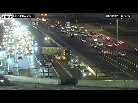 Rollover crash blocking lanes on I-10 near 7th Street early Thursday morning