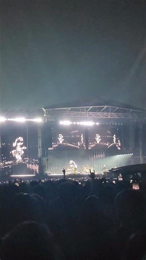 Papercut — Linkin Park Live in Bangalore (Part 2) | From Zero World Tour