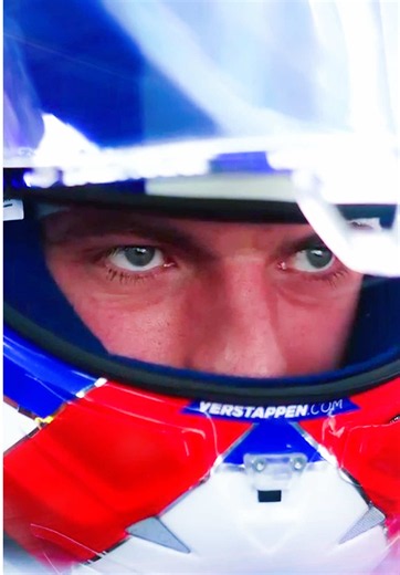 Every lap brings a new challenge. Every second brings a new decision. With Oracle Red Bull Racing, staying ahead means keeping every move Clearly Controlled. #ClearMenUltra #CLEARlyUltra #ClearlyControlled #RedBullRacing #OracleRedBullRacing