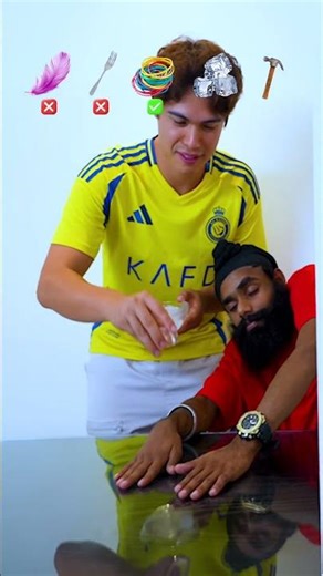 Can Conjoined Twins Feel Each Other’s Pain？