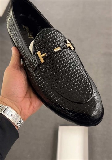 Handmade Leather Shoes: Crafting Unique Styles