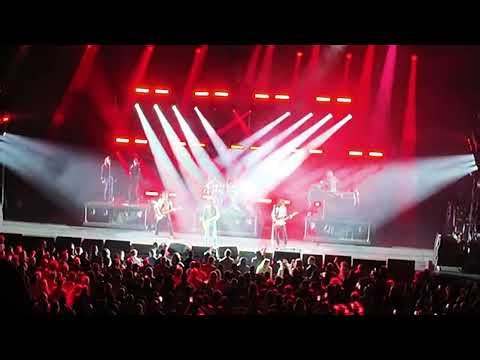 Lenny Kravitz - American Woman (Live) 9/18/26