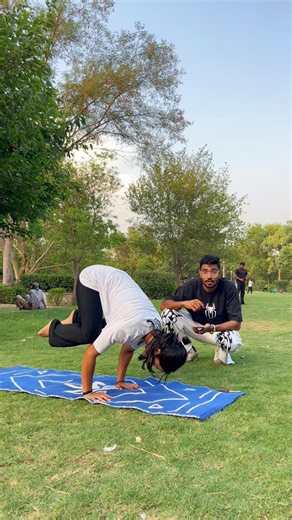 Hold this yoga pose for 3k ? #shorts #shortsfeed #challenge