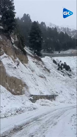 Srinagar-Leh Highway temporarily closed for traffic after heavy snowfall #greaterkashmir #gktv #Snwofall #Srinagar #Leh #Highway | Greater Kashmir