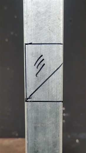 Tricks for bending thin square tubes #welding #welder #metalwork #fabrication