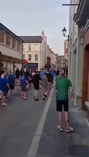 After getting humiliated by a few dozen Bulgarian Ultras the Derry Republicans tried to attack an empty (or so they thought) loyalist hall.A dozen loyalists (inside& outnumbered) chased them away.Sad day to be a fenian in Derry. Beaten on the pitch, and the streets (twice).